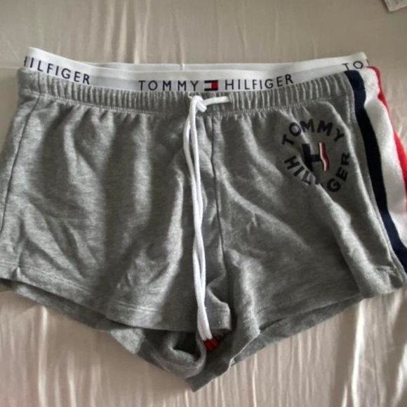 Urban Tommy Hilfiger Shorts - Picture 2 of 3